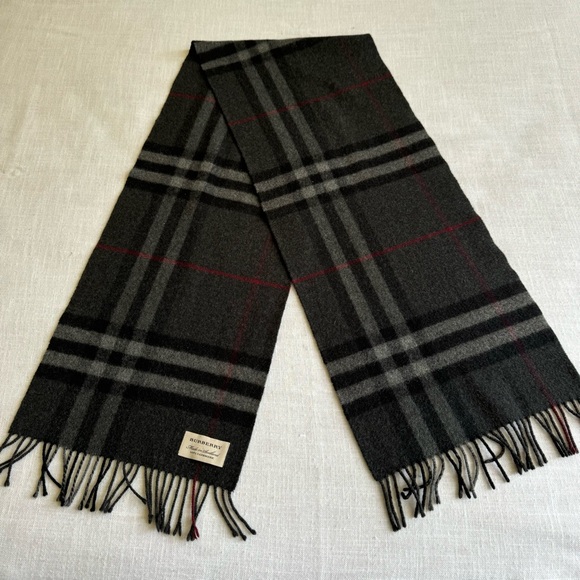 •Burberry Grey Check Cashmere Scarf Unisex 12”x70”Made In Scotland NWOT - Picture 4 of 12